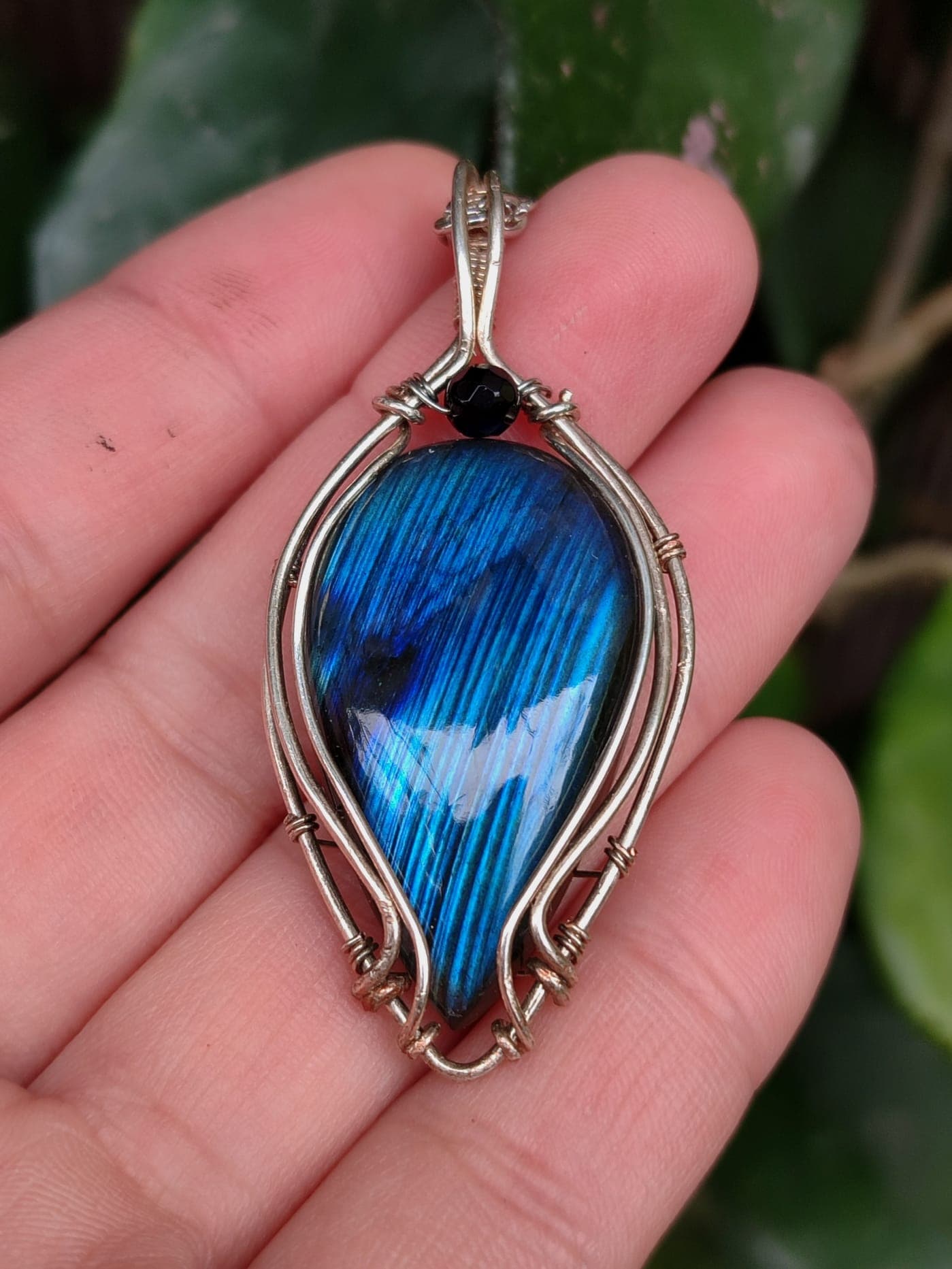 Imagem da peça Pendente de Labradorita e Onix Negra